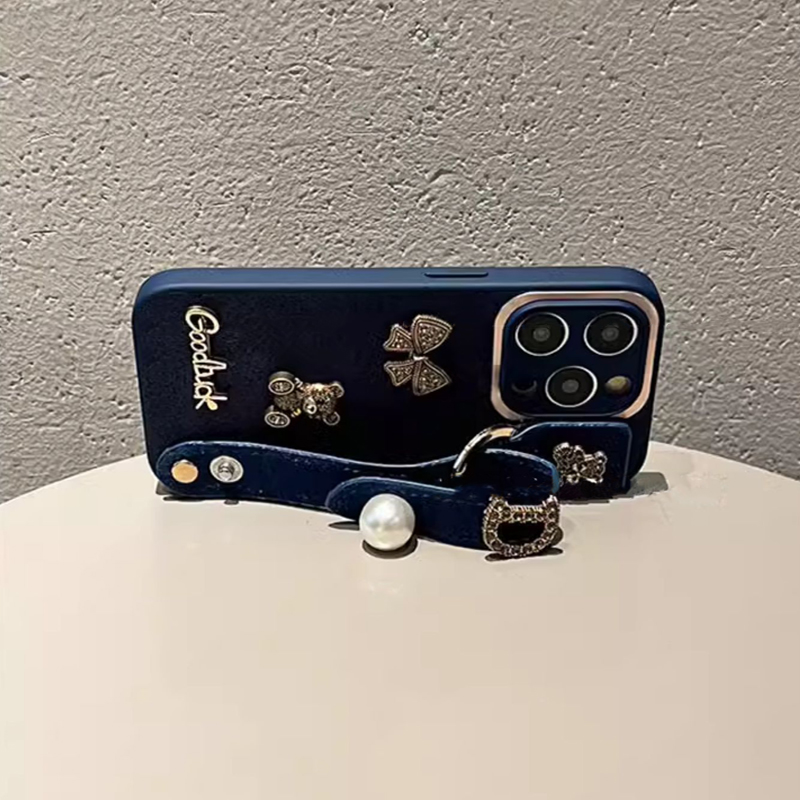 Women's Luxury iPhone Gift Set: PU Case + ANC Earbuds + 4-in-1 Charger Women's Luxury iPhone Gift Set: PU Case + ANC Earbuds + 4-in-1 Charger